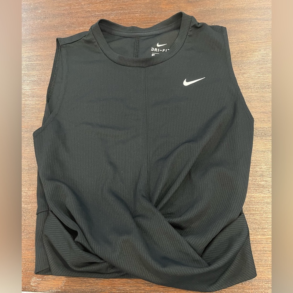 nike workout top
